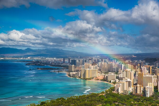 Waikiki Trolley Blue Line Coastline & Local Grindz Hop-on Hop-off - Stop 1: Halona Blowhole, a quick photo moment (and how to use it)