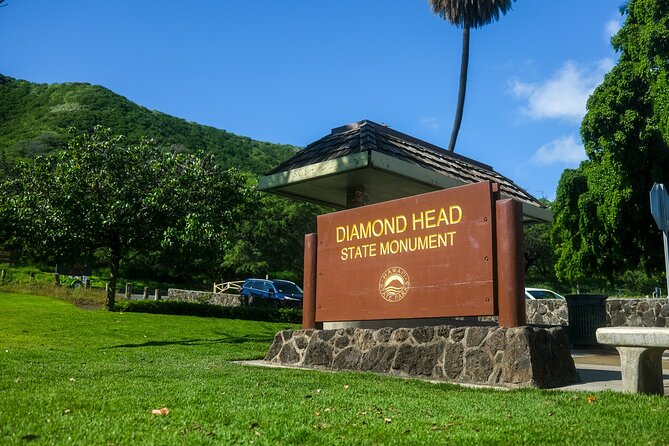 Waikiki Trolley Blue Line Coastline & Local Grindz Hop-on Hop-off - Stop 5: Leonard’s Bakery malasadas, the sweet finish