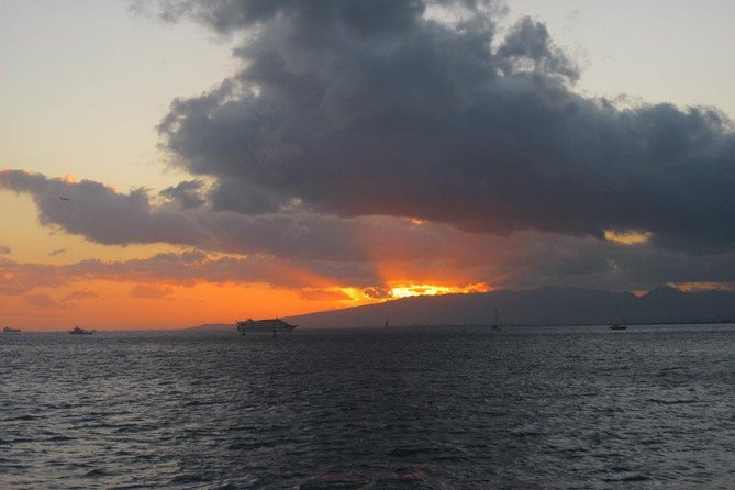 Waikoloa Signature Catamaran Sunset Sail - Drinks, snacks, and the vibe for couples and families