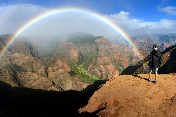 Waimea Canyon Downhill Bike Ride - The route that strings together Waimea, Na Pali, Koke’e, and Niihau