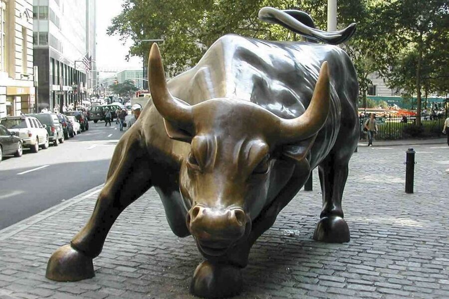 Wall Street Insider Tour with a Finance Professional - Trinity Church: Hamilton’s burial spot and a heavy historical shadow