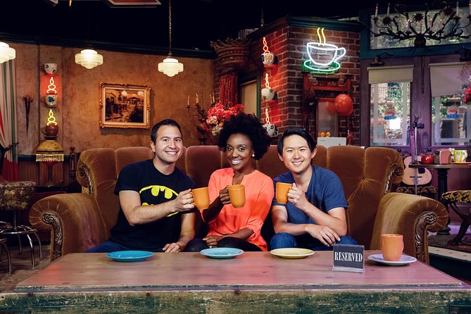 Warner Bros. Studio Tour Hollywood - Big Bang Theory fans: Sheldon’s Apt 4A and forced perspective fun