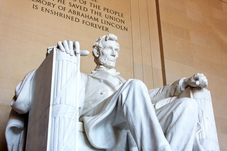 Washington DC: Bus Tour to the Highlights of the Capital - World War II and World War I Memorials: Two Stops, Two Emotional Speeds