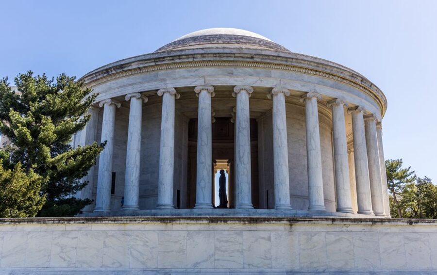 Washington DC: Bus Tour to the Highlights of the Capital - U.S. Navy Memorial Plaza to the National Archives: A Guided Orientation Ride