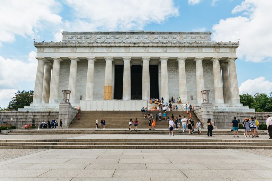Washington DC Day Trip by Bus from New York City - Jefferson Memorial and Lincoln Memorial: Two Stops That Teach in Plain Sight