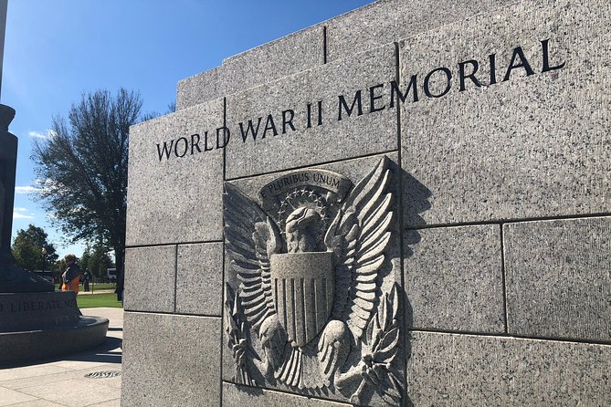 Washington DC Highlights Tour with Top Landmarks and Memorials - Lincoln Memorial and Vietnam Veterans Memorial: paired walking for maximum value