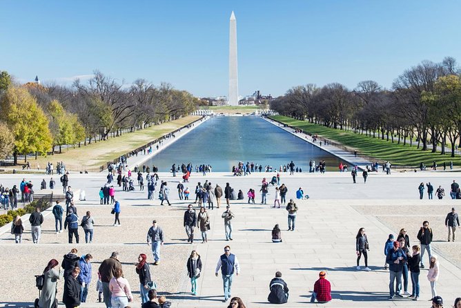 Washington DC Highlights Tour with Top Landmarks and Memorials - Meeting point at the US Navy Memorial Plaza, and how the day starts