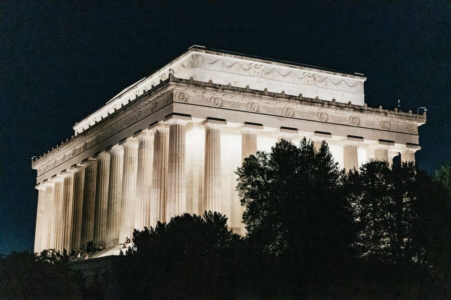 Washington DC: Monuments by Moonlight Nighttime Trolley Tour - Guides Make the Difference: Names You Might Hear