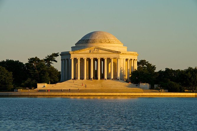 Washington DC Monuments by Moonlight Tour by Trolley - The night sights you will see without getting stuck in traffic