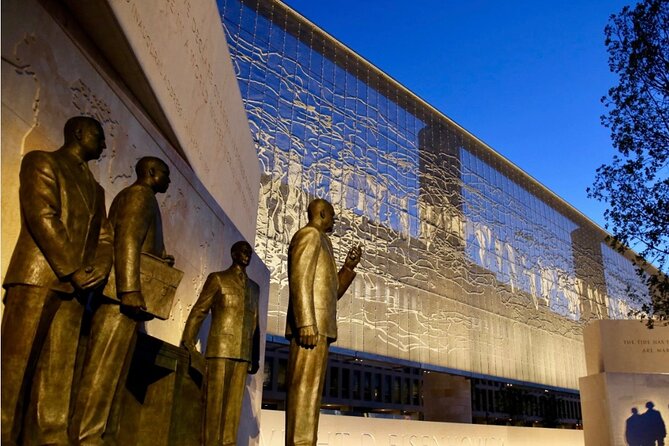 Washington DC Night-Time City Tour - Comfort Perks on the Bus, and the One Thing to Watch