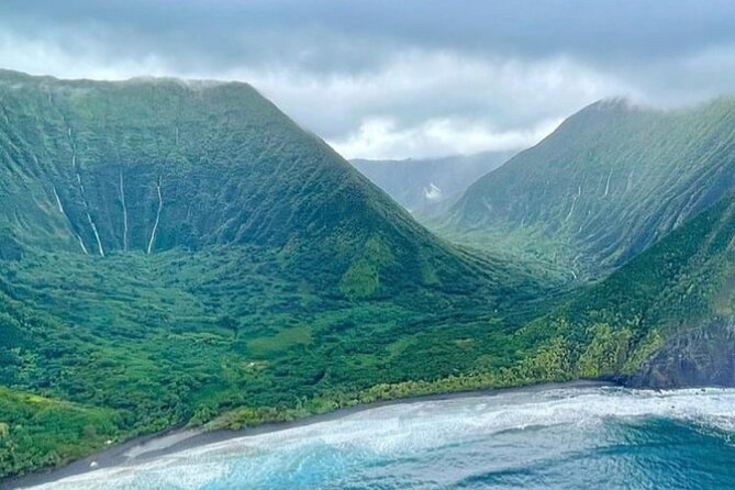 West Maui and Molokai Special 45-Minute Helicopter Tour - Pilots and Narration: Why People Remember This Part