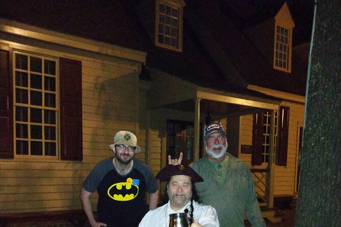 Williamsburg Ghosts, Witches and Pirates Tour - Stop-by-stop vibe: Peyton Randolph House to the Capitol to Jones Graveyard