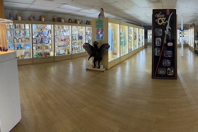 Wizard of OZ Museum tour - QR code narration: how you get more out of every cabinet