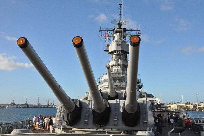 WWII Pearl Harbor Heroes Deluxe Tour - USS Arizona Memorial: one reserved moment, and the rules to board