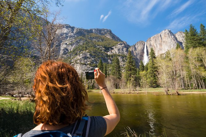 Yosemite Highlights & Giant Sequoias Day Tour from San Francisco - Groveland and the return dinner break before late-night San Francisco